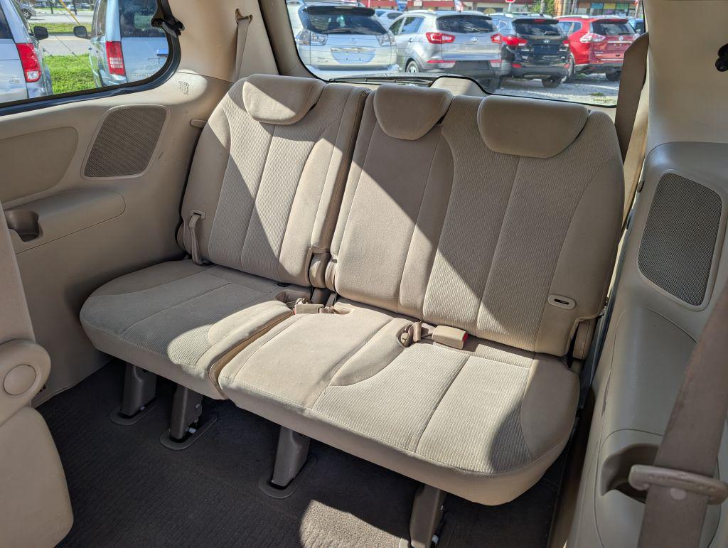 2010 Kia Sedona - $2,995