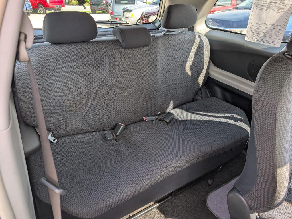 2009 Toyota Yaris - $4,995