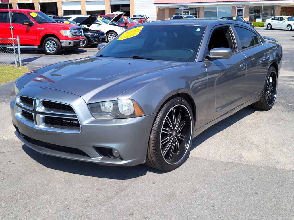 The 2011 Dodge Charger SE