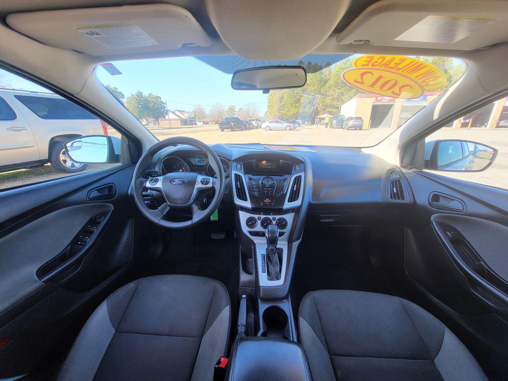 2012 Ford Focus SE photo