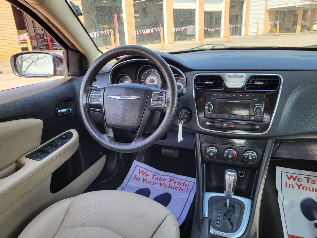 2014 Chrysler 200 LX photo