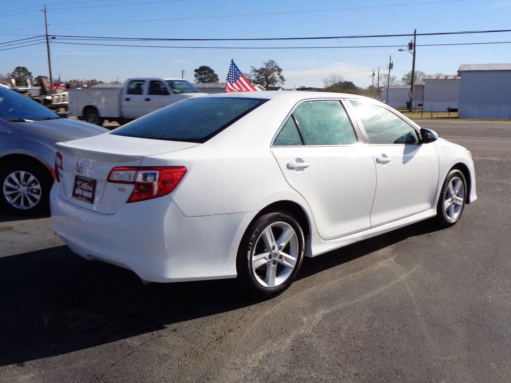 2014 Toyota Camry L photo