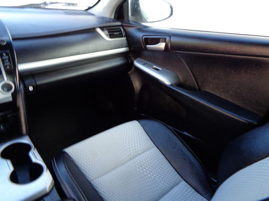 2014 Toyota Camry L photo