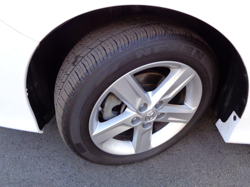 2014 Toyota Camry L photo