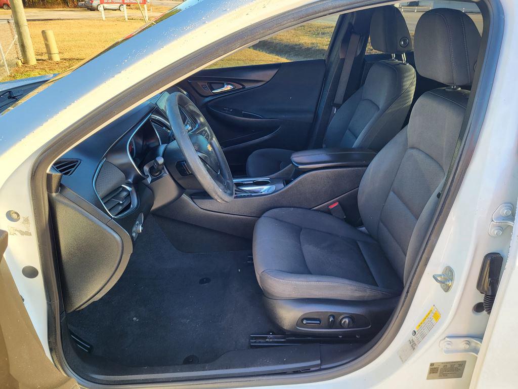 2020 Chevrolet Malibu - $9,995
