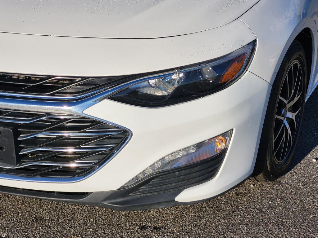 2020 Chevrolet Malibu - $9,995