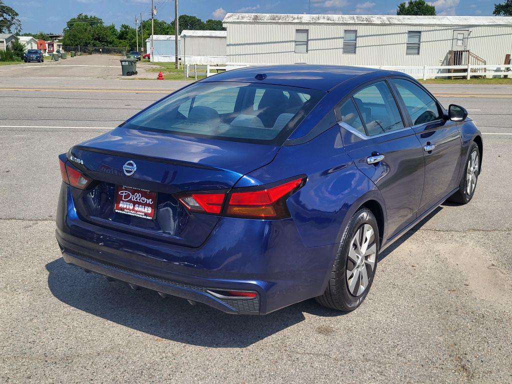 2019 Nissan Altima - $11,500
