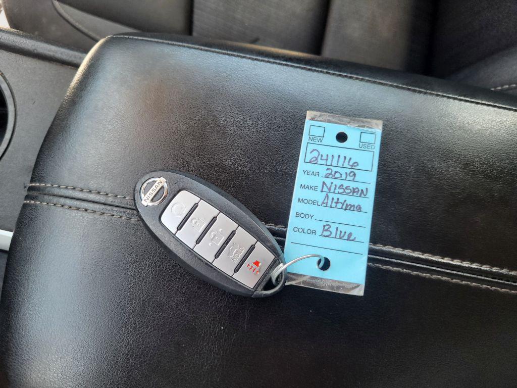 2019 Nissan Altima - $11,500