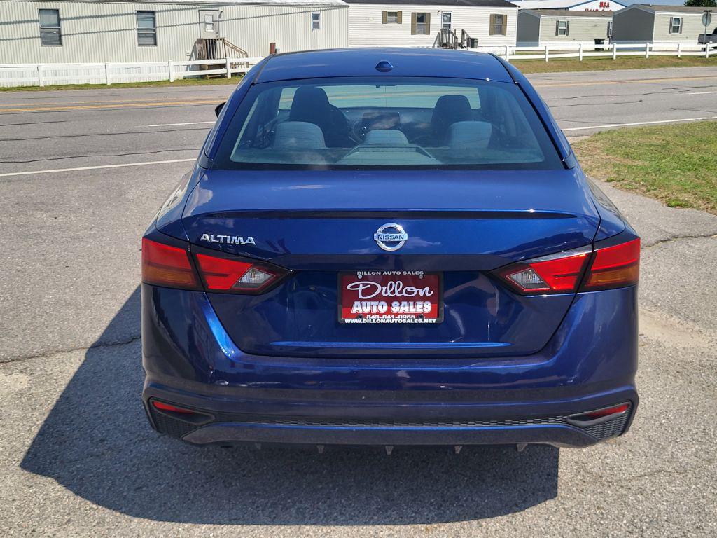 2019 Nissan Altima - $11,500