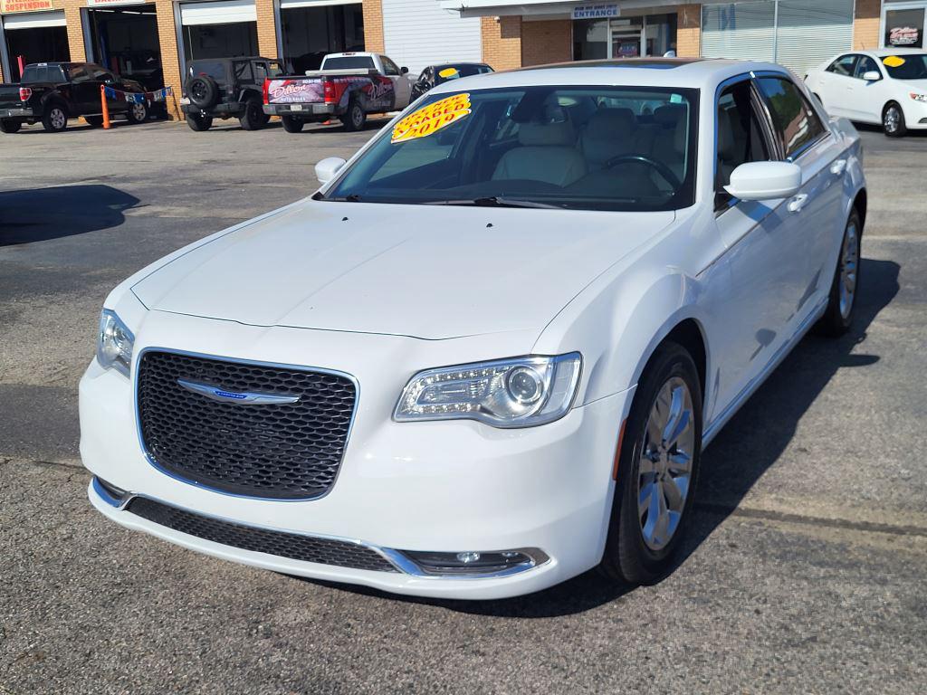 2019 Chrysler 300 - $14,500