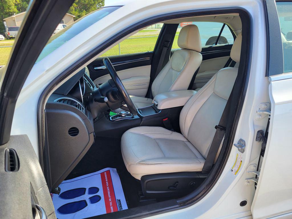 2019 Chrysler 300 - $14,500