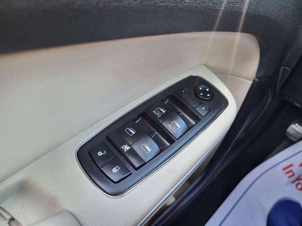 2019 Chrysler 300 - $14,500