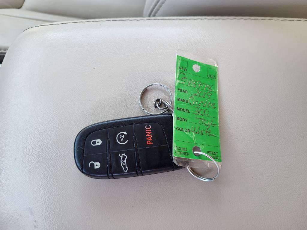 2019 Chrysler 300 - $14,500