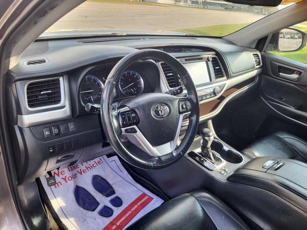 2019 Toyota Highlander - $23,700