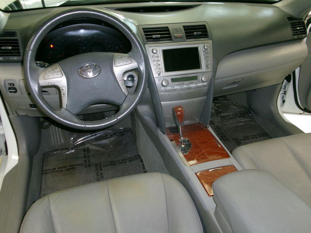 2011 Toyota Camry XLE V6 photo
