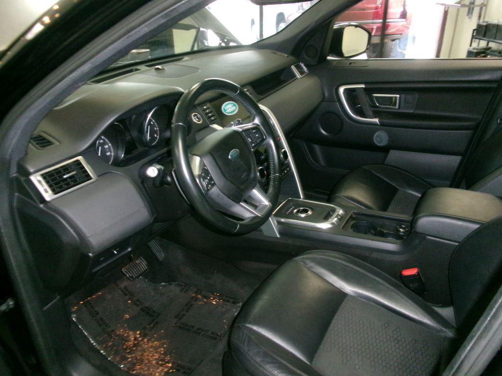 2017 Land Rover Discovery - $12,499