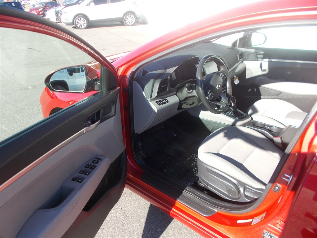 2020 Hyundai Elantra Value Edition - Photo 9