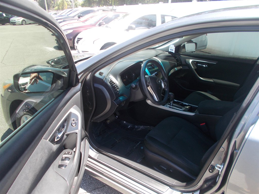 2014 Nissan Altima - $11,995