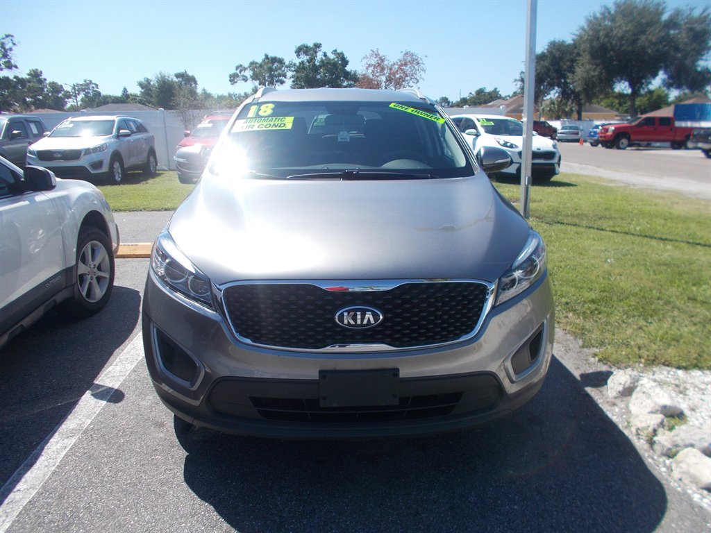 2018 Kia Sorento LX's photo