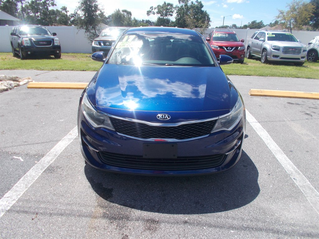 2017 Kia Optima LX's photo