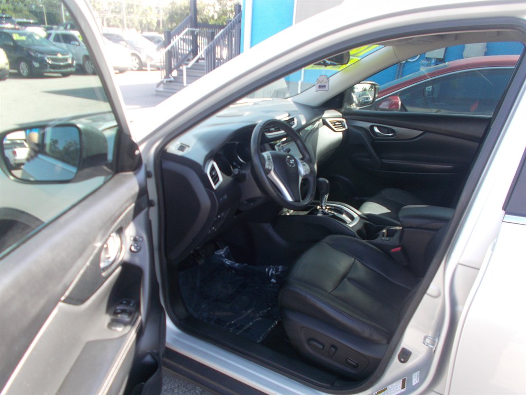 2016 Nissan Rogue - $11,995