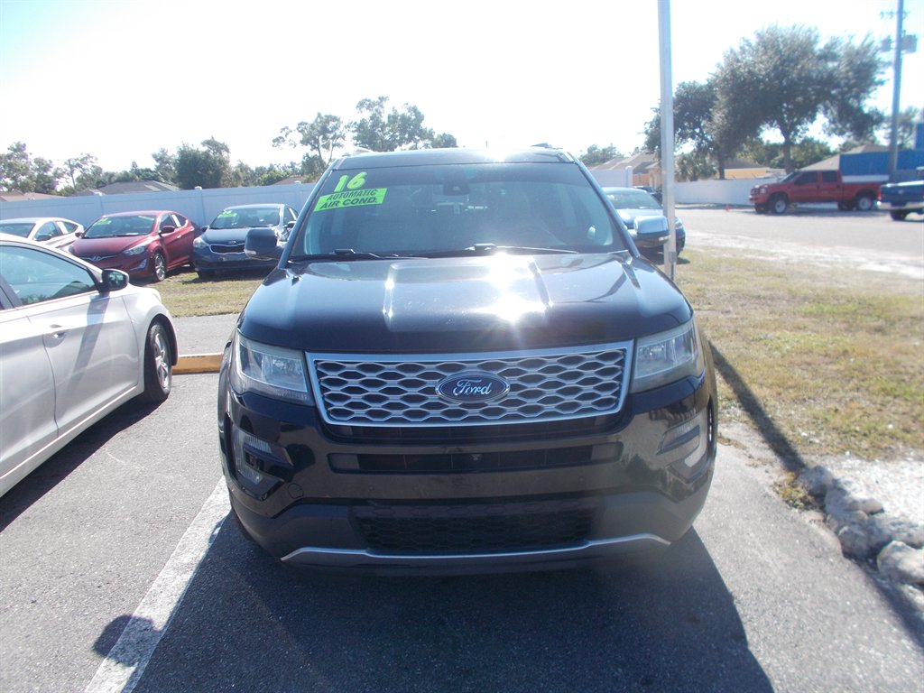 2016 Ford Explorer Platinum's photo