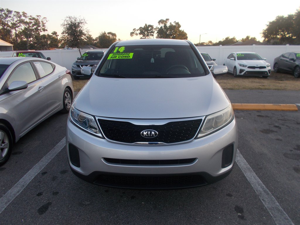 2014 Kia Sorento LX's photo