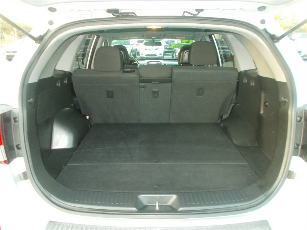 2014 Kia Sorento - $11,995