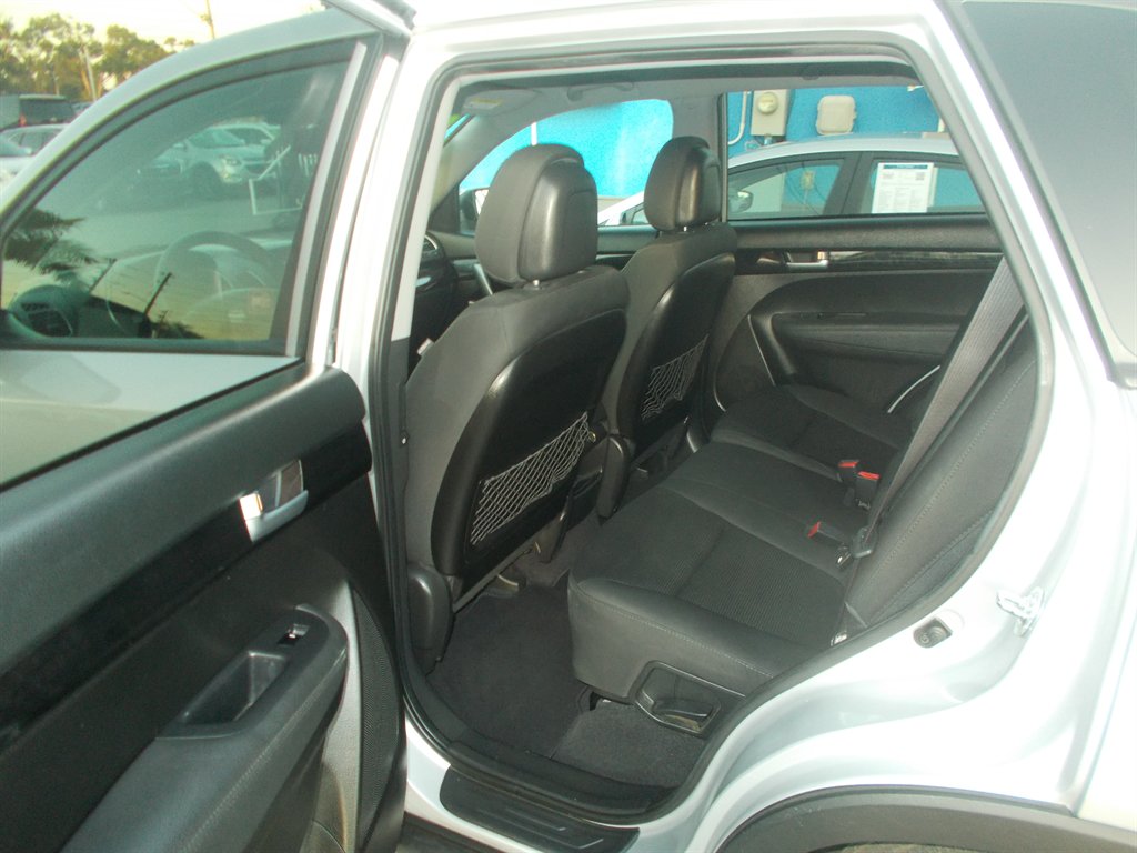 2014 Kia Sorento - $11,995
