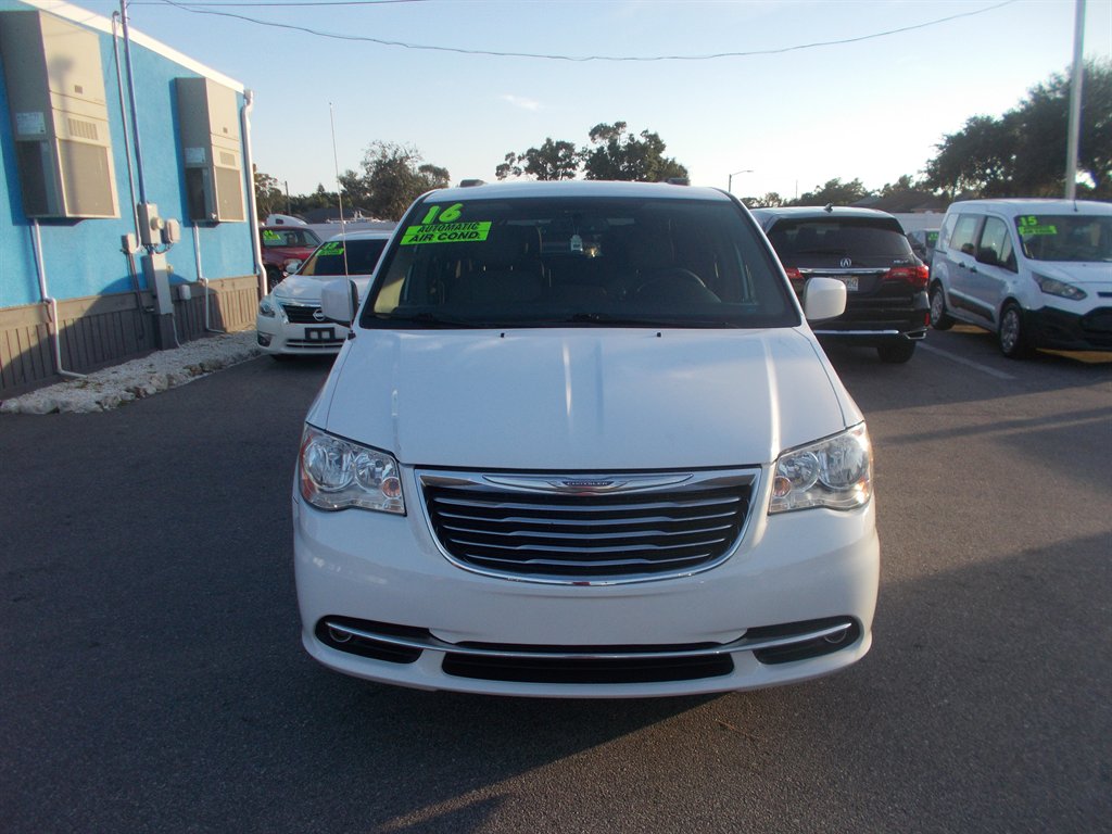 2016 Chrysler Town and Country Touring