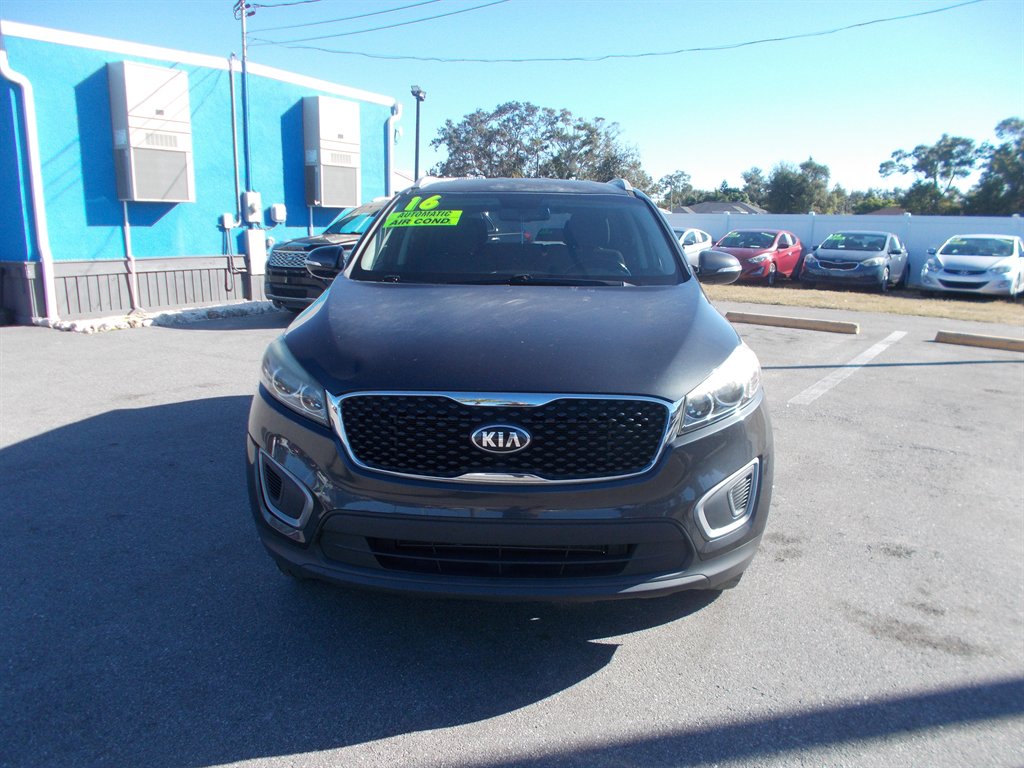 2016 Kia Sorento LX's photo