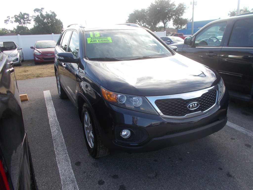 2013 Kia Sorento - $10,995