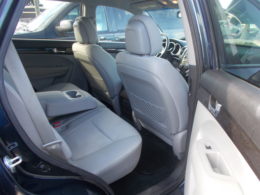 2013 Kia Sorento - $10,995