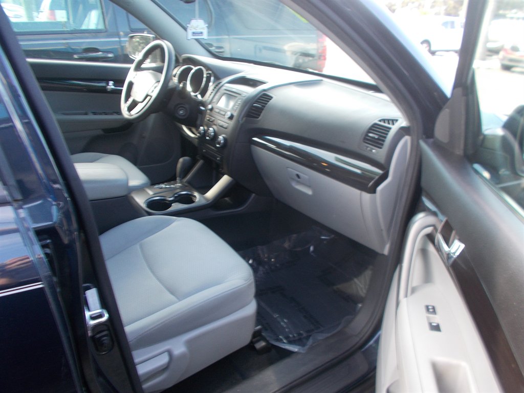 2013 Kia Sorento - $10,995