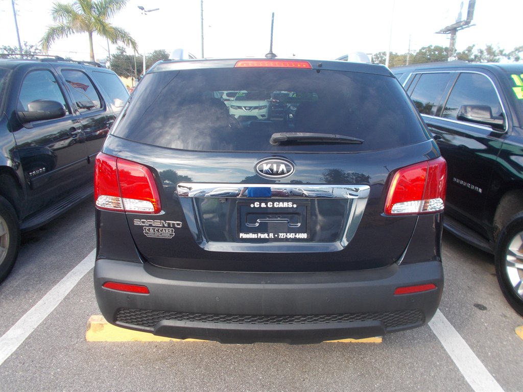 2013 Kia Sorento - $10,995