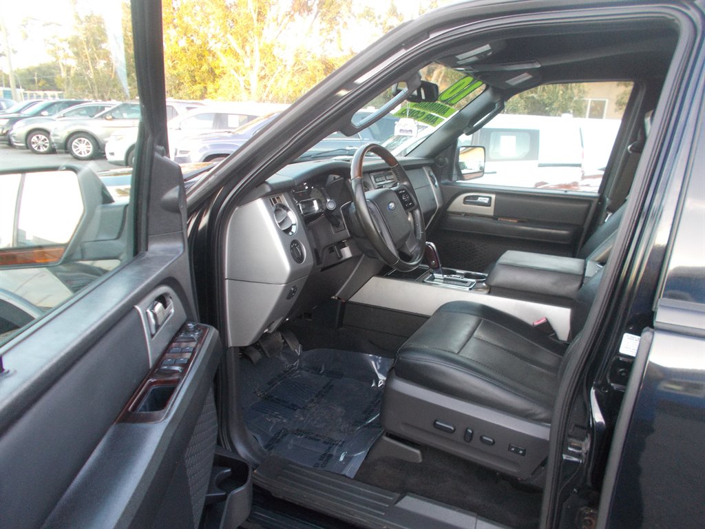 2010 Ford Expedition - $11,995