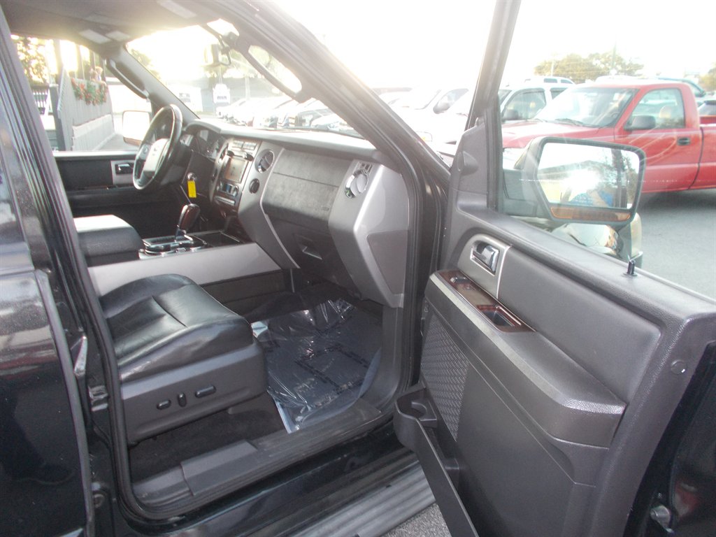 2010 Ford Expedition - $11,995