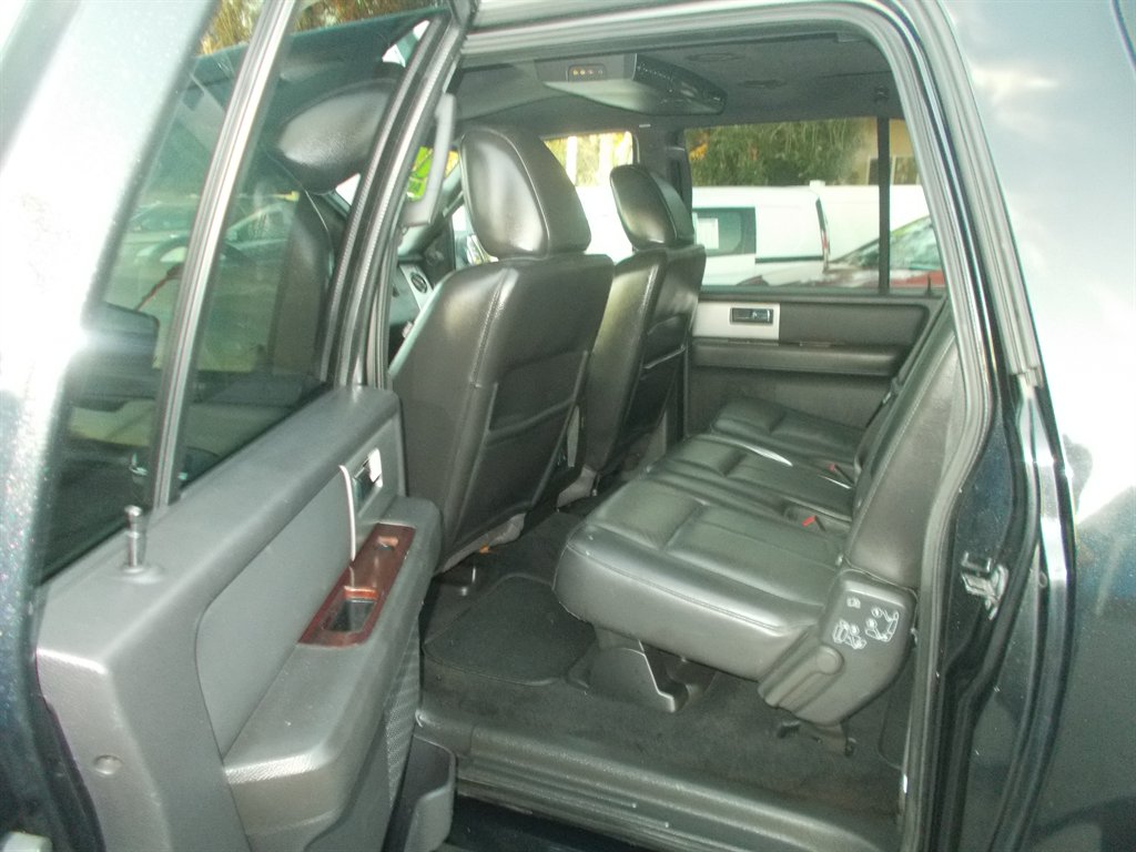 2010 Ford Expedition - $11,995