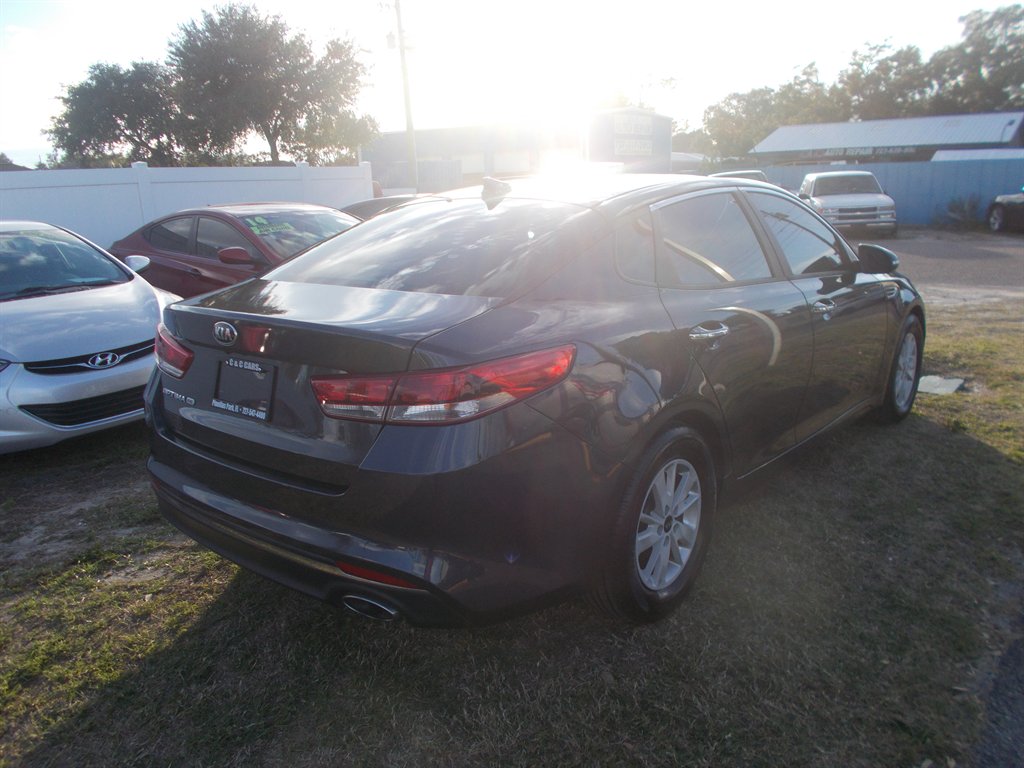 2016 Kia Optima - $11,995