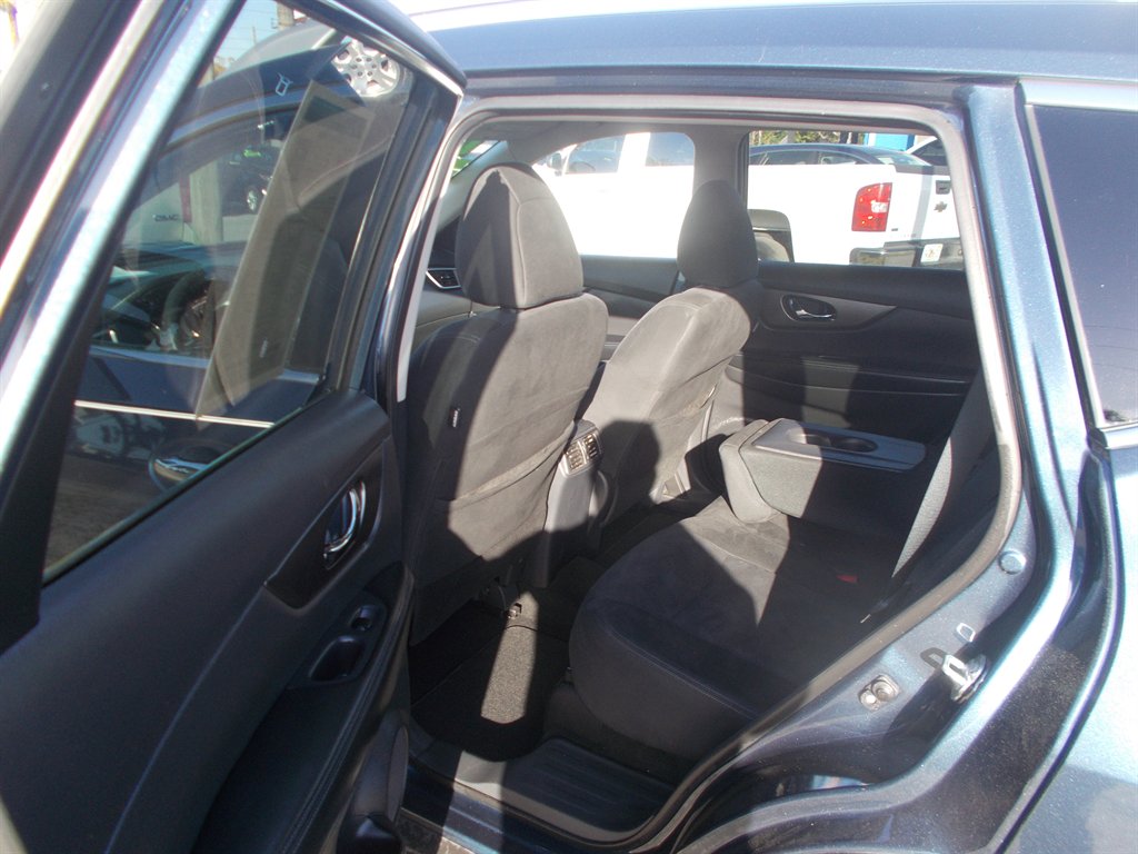 2015 Nissan Rogue - $11,995