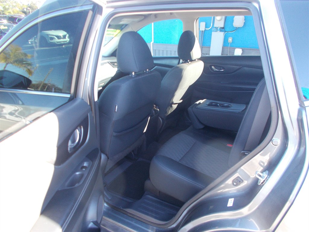 2017 Nissan Rogue - $11,995