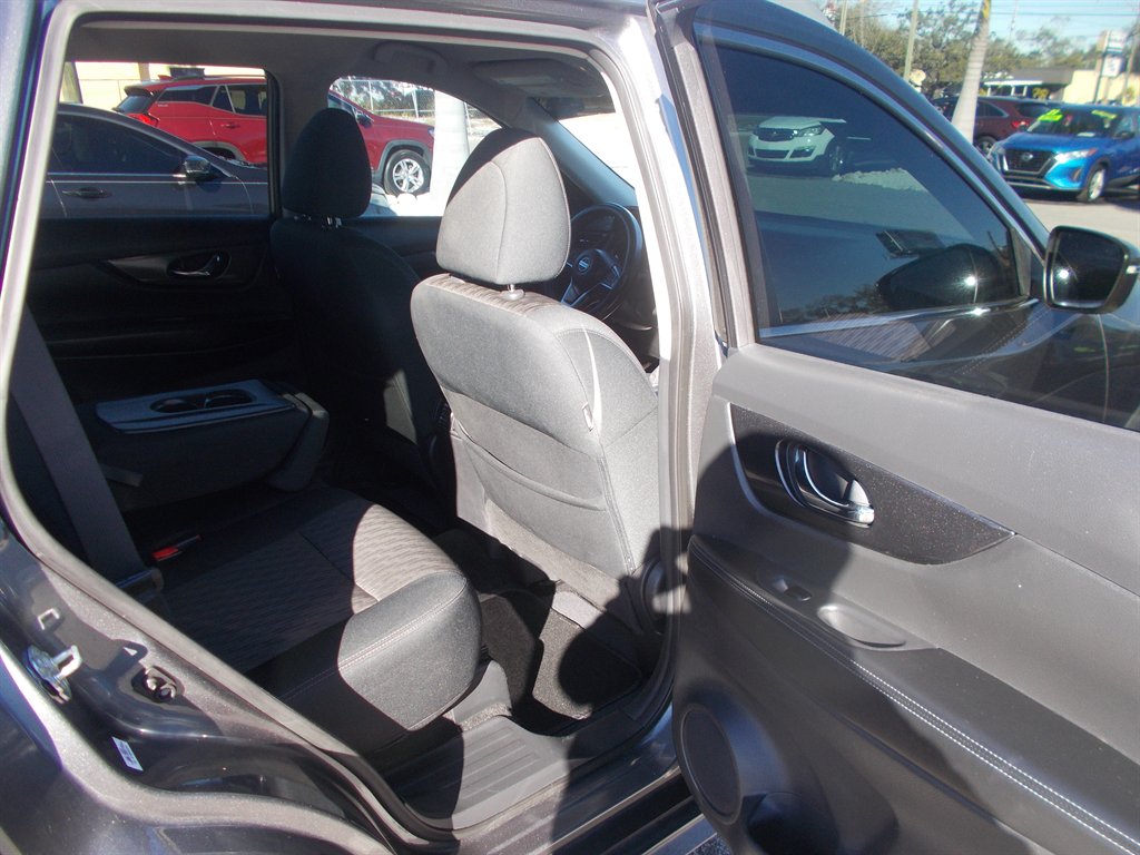 2017 Nissan Rogue - $11,995