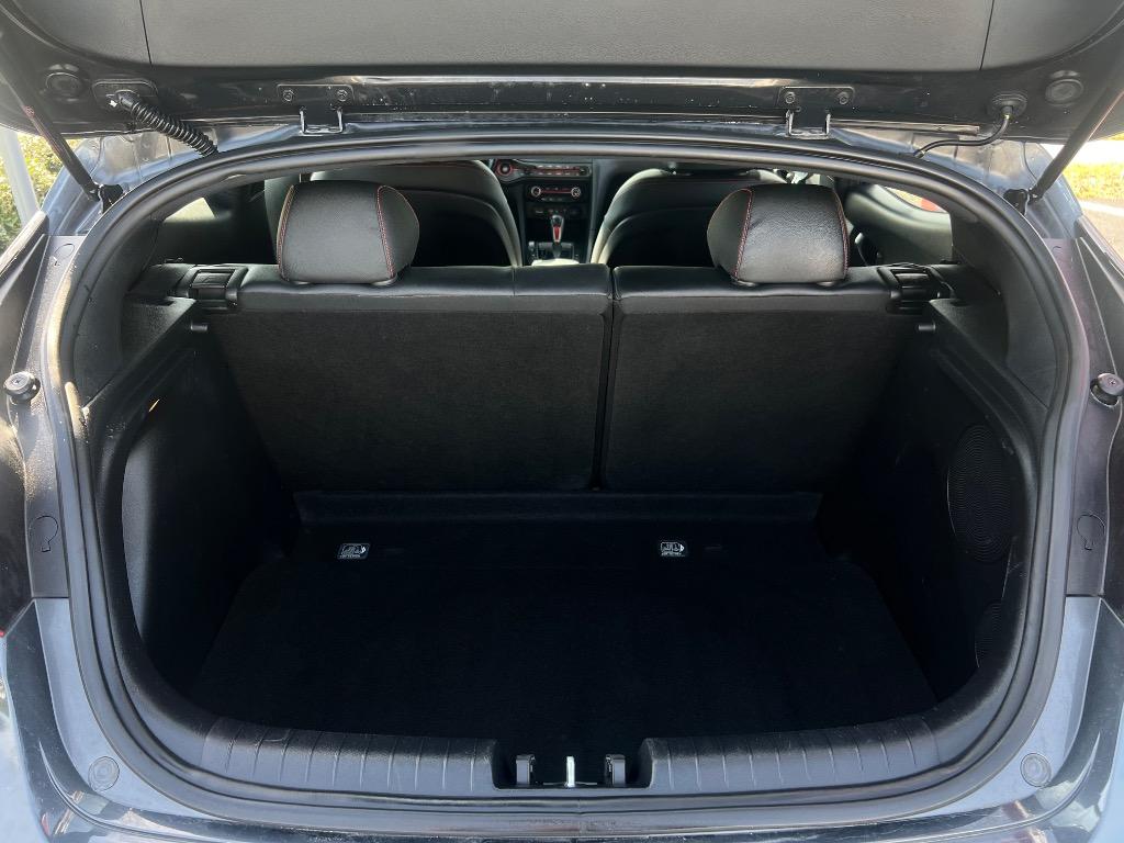 2019 Hyundai Veloster Premium photo
