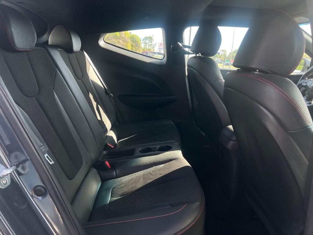 2019 Hyundai Veloster Premium photo