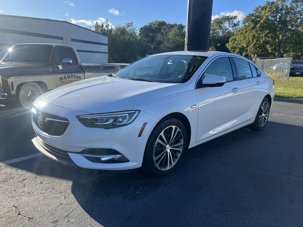2018 Buick Regal Sportback Essence