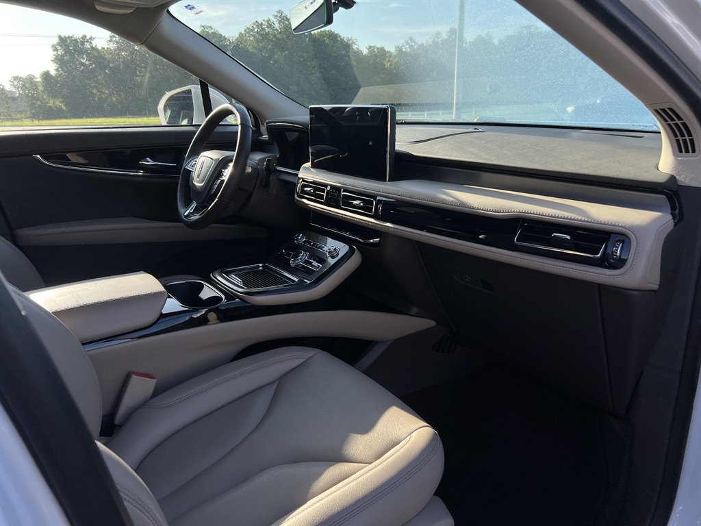 2022 Lincoln Nautilus - $27,995
