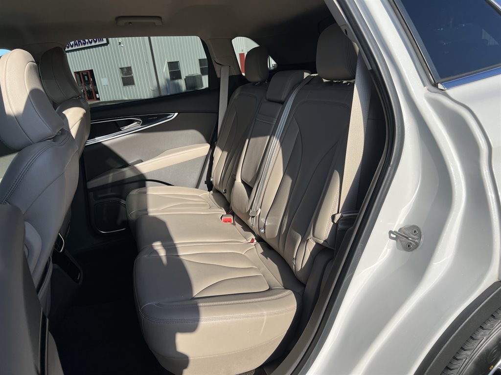 2022 Lincoln Nautilus - $27,995