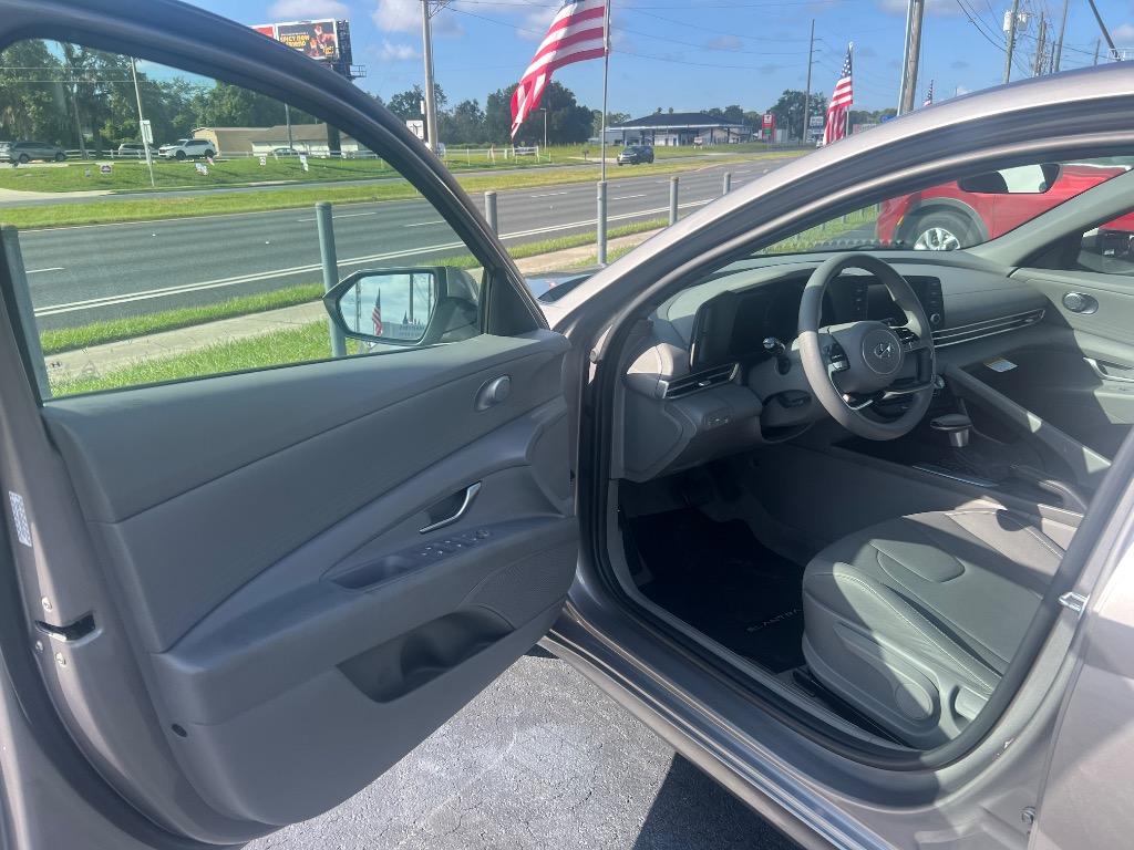 2023 Hyundai Elantra - $16,995