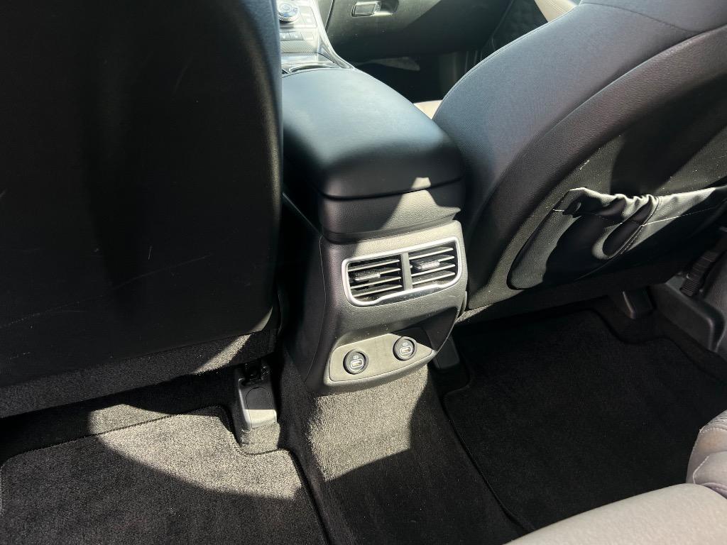 2023 Hyundai Santa Fe - $23,995