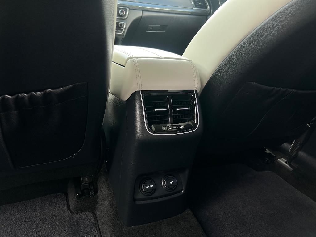 2018 Kia Cadenza - $19,995